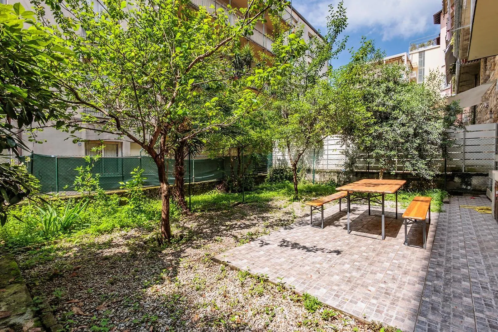 شقة Four Trees Garden House بيرغامو 0*,